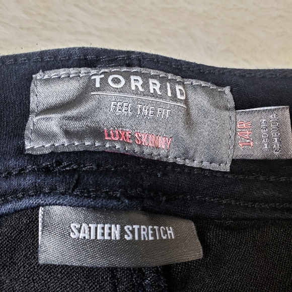 Torrid Luxe Skinny Black Jeans 14r - Picture 4 of 5